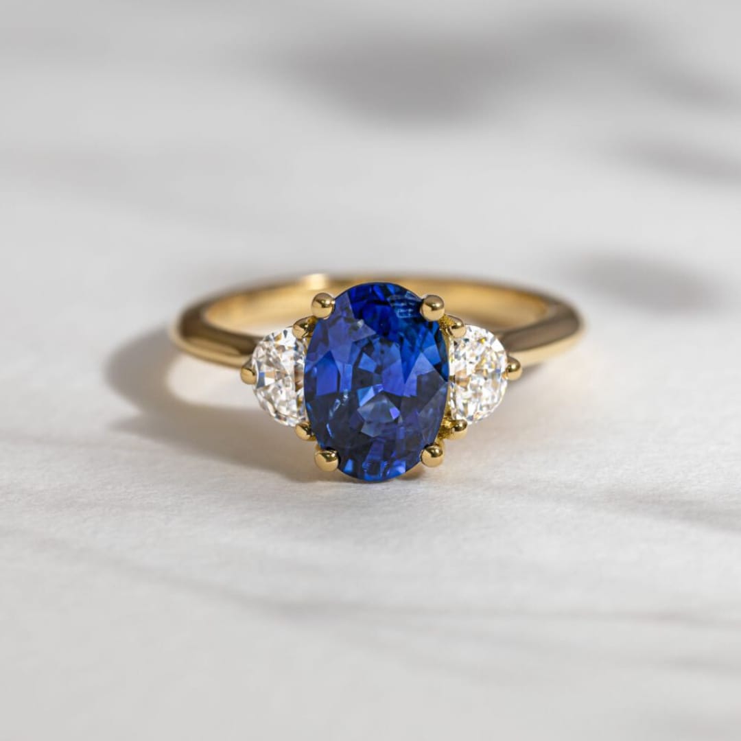 Gold Blue Diamond Ring: The Permanent Masterpiece for Every Jewelry Lover